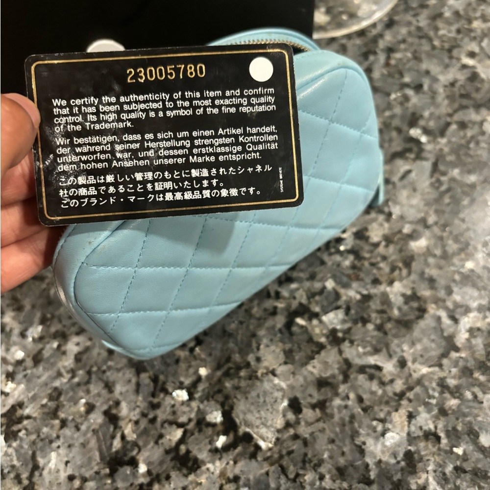 Authentic Chanel Caviar Quilted small Curvy Pouch Cosmetic Case Blue. - Picture 4 of 5